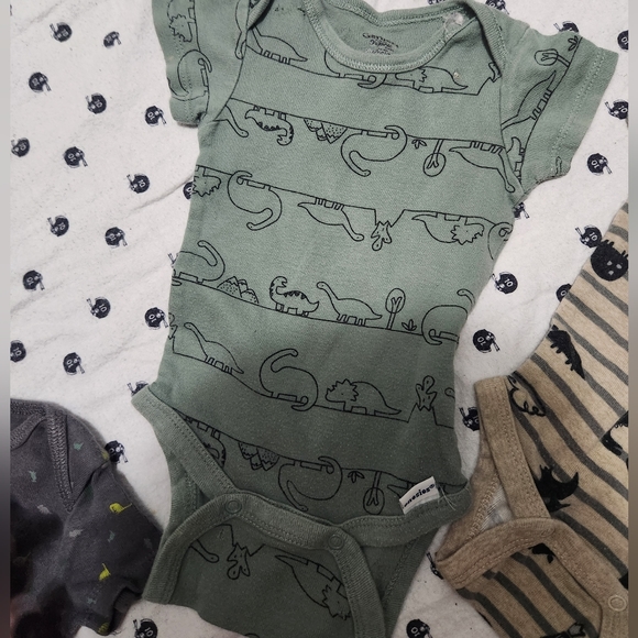 3M Dino Lot- 3 pants, 6 onesies Sweater&Sleeper - Picture 12 of 12